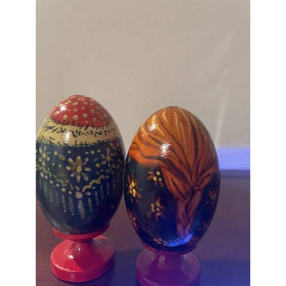 Hand-Painted Wooden Russian Folk Art Egg Figurines On Red Stands - Picture 5 of 9